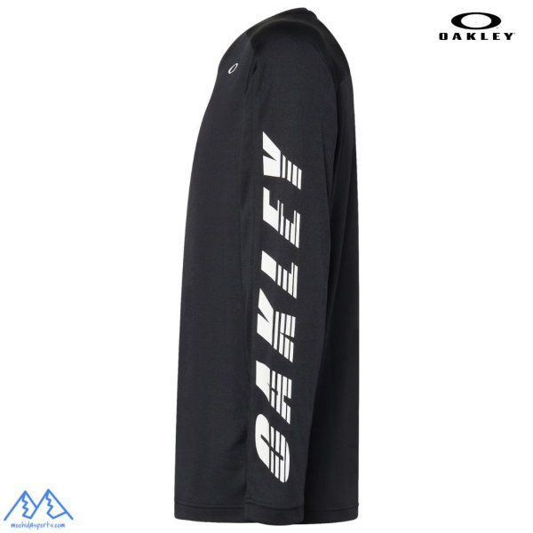 画像2: オークリー ロングスリーブ Tシャツ ロンT 長袖  吸湿 発散 速乾 ブラック OAKLEY Slant Logo Print L/S Tee 12.0 blackout (2)