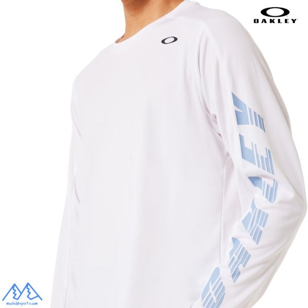 画像4: オークリー ロングスリーブ Tシャツ ロンＴ 長袖  吸湿 発散 速乾 ホワイト OAKLEY Slant Logo Print L/S Tee 12.0 white (4)